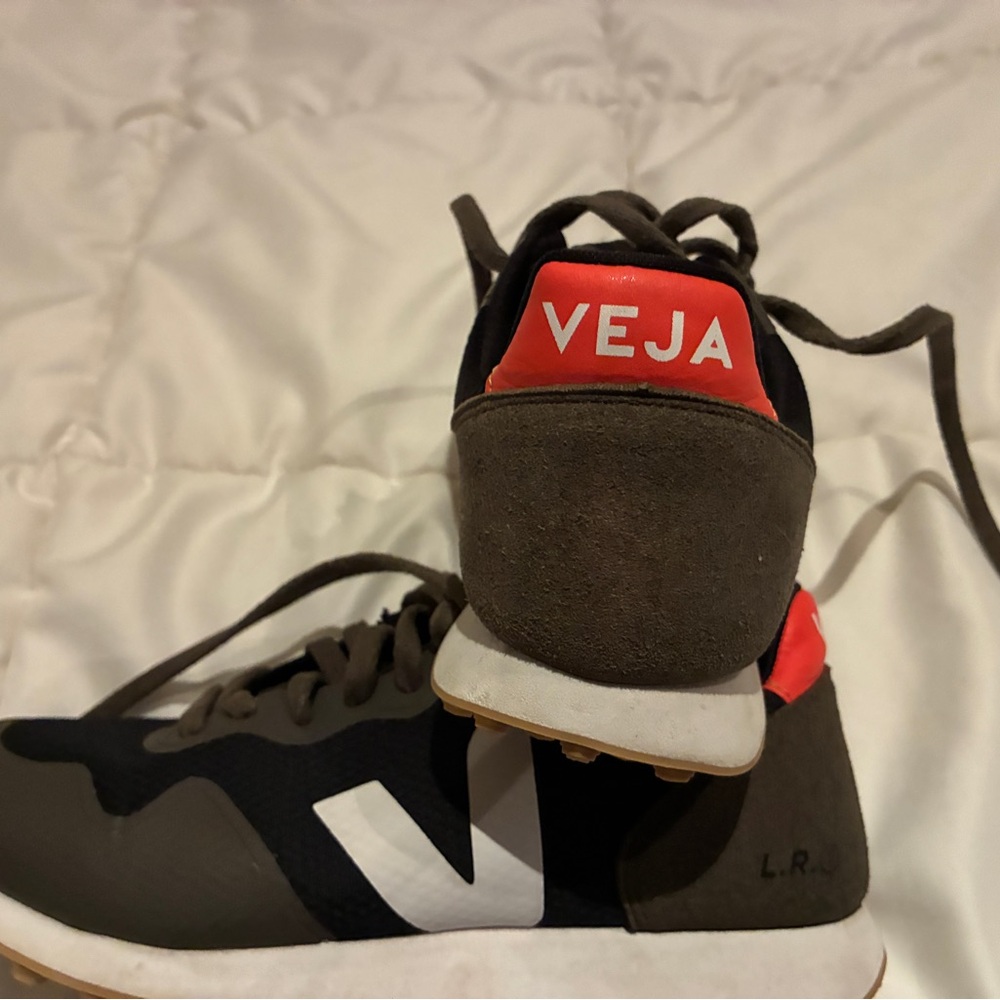 Veja Trail Sneakers – Black/Brown with Red Heel